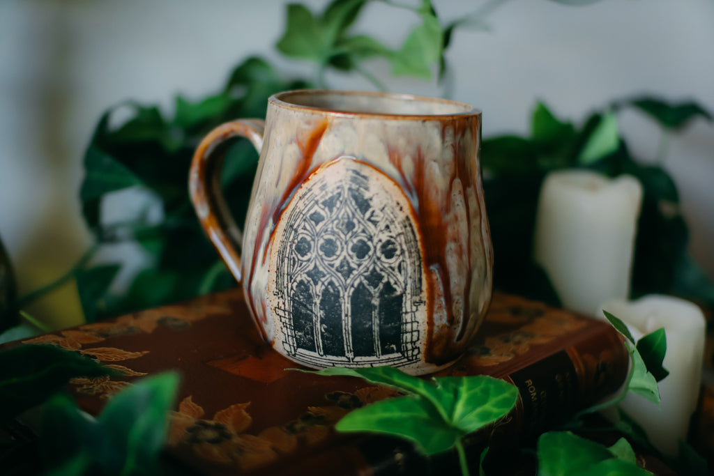 Petite tasse en grès « Relique de cathédrale »