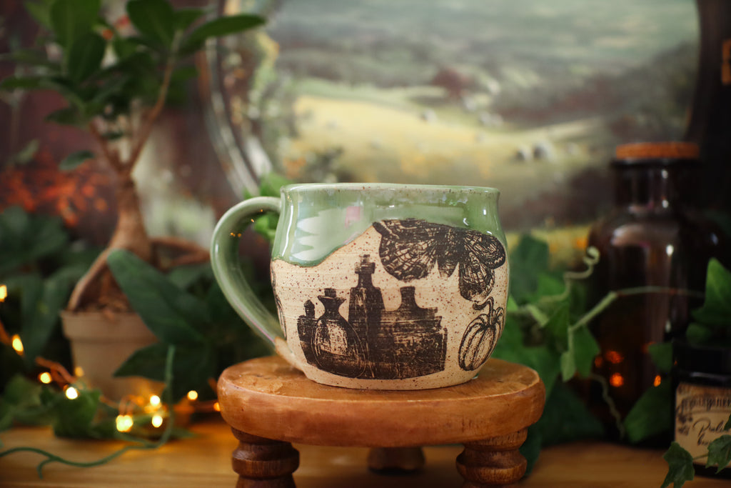 Tasse en grès illustration vintage « Cabinet de la Sorcière  »