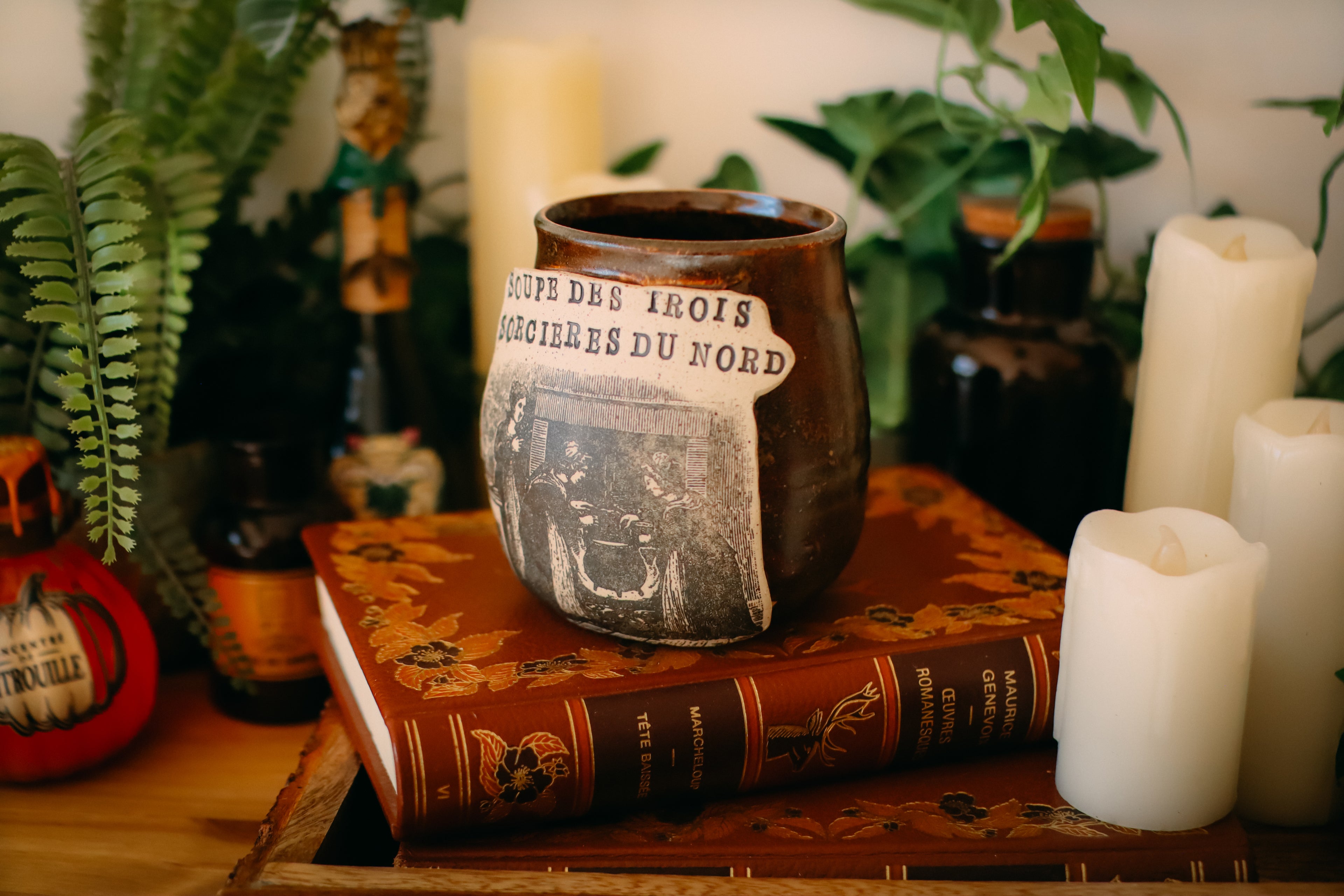 Tasse en grès illustration vintage « Soupe des trois sorcières du Nord»