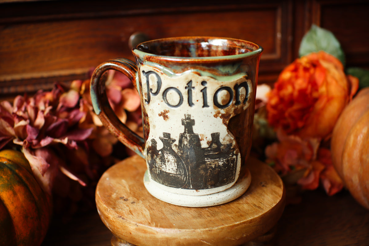 Tasse en grès style apothicaire  « Potion »