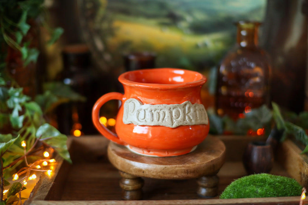 Tasse en forme de chaudron en grès style apothicaire « Pumpkin »