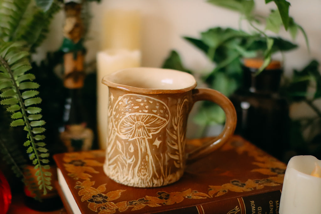 Tasse illustrée en grès « Renard et amanite »