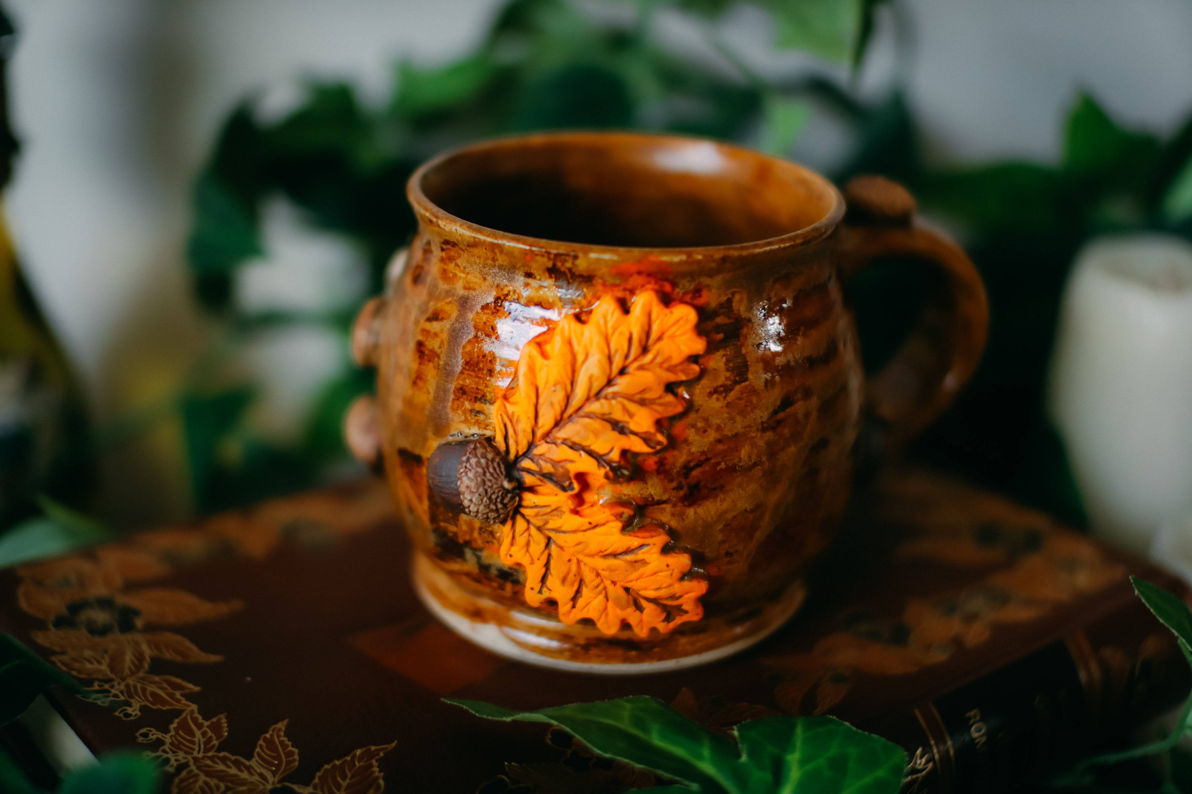 Tasse porte de Hobbit en grès en grès « Cabane de Judy et Lupin Chopebois »