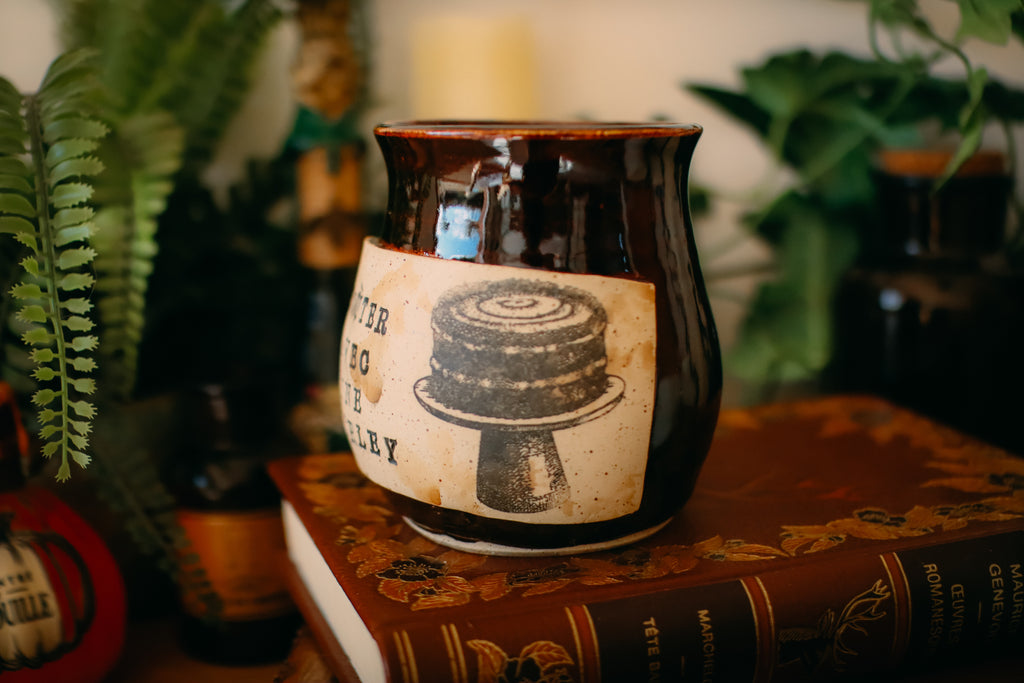 Tasse en grès illustration vintage « Goûter avec Anne Shirley »