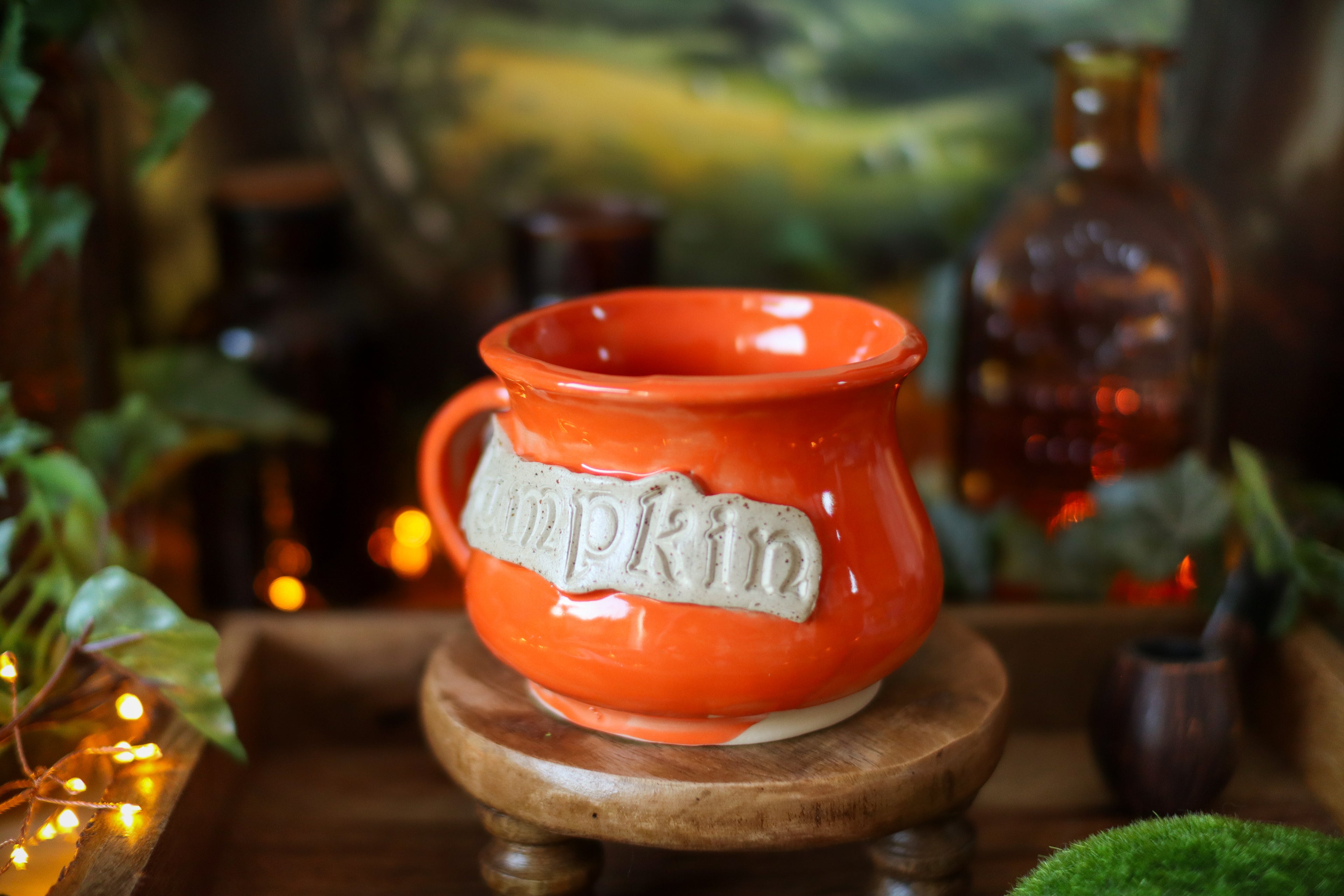 Tasse en forme de chaudron en grès style apothicaire « Pumpkin »