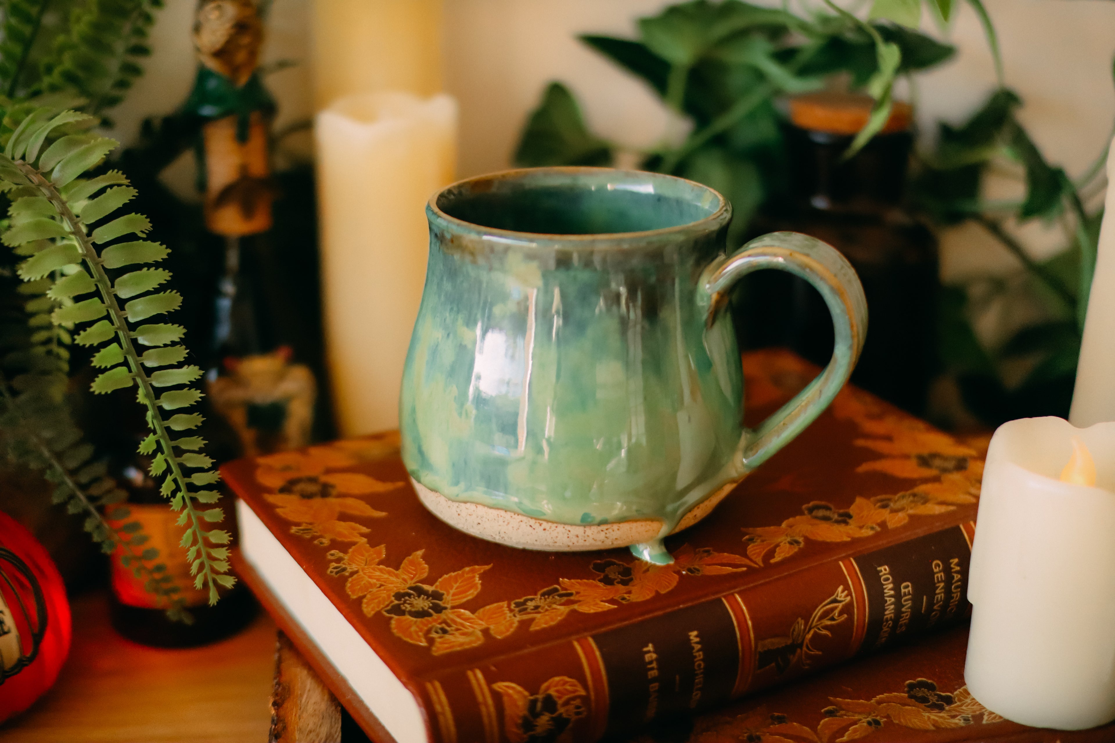 Petite tasse en grès style apothicaire  « Lait de dragon »