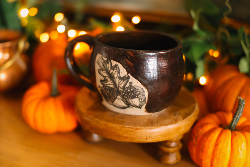 Petite tasse en grès style apothicaire  « Symbole des forêts anciennes »