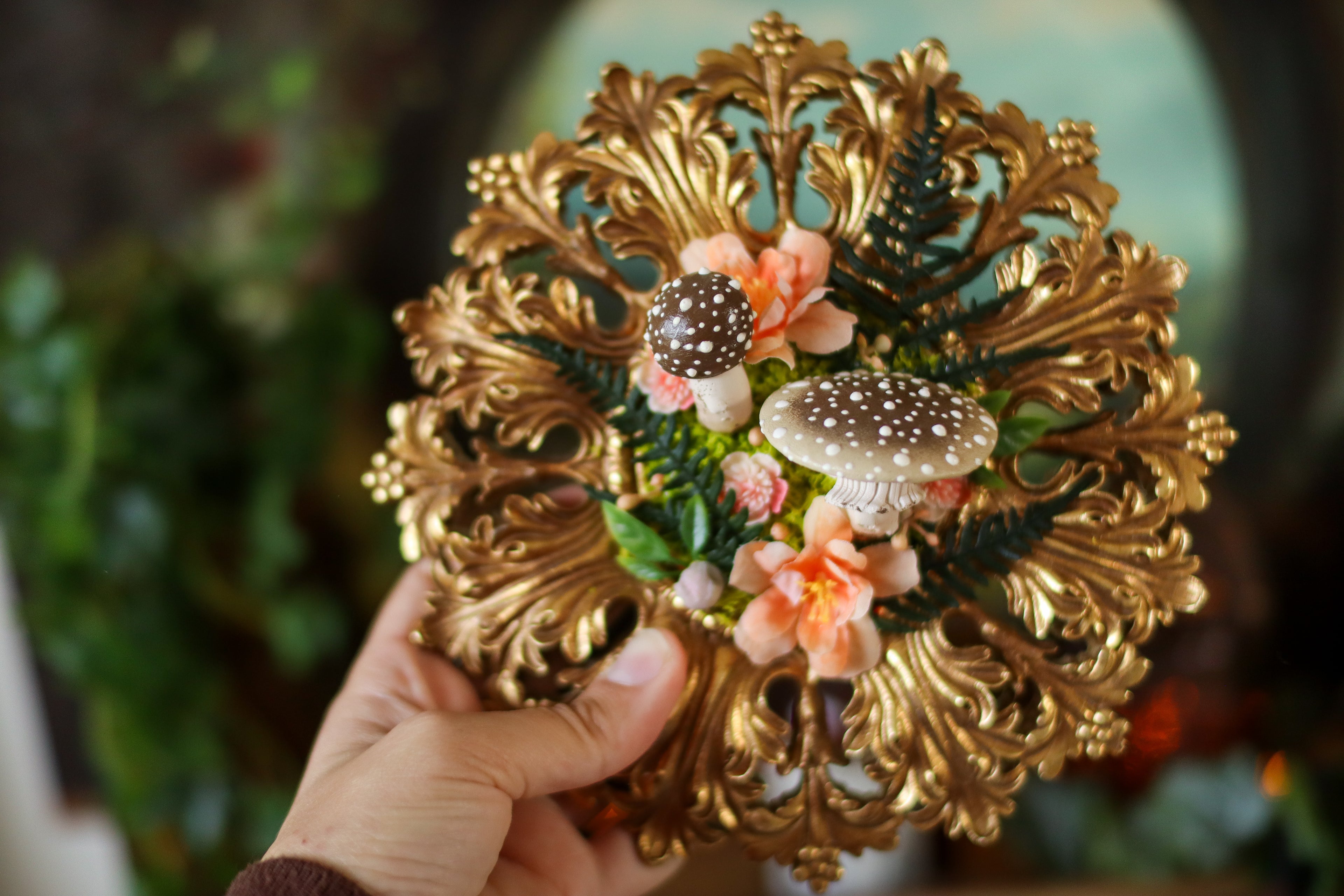 Cadre baroque « Flore » aux amanites panthères