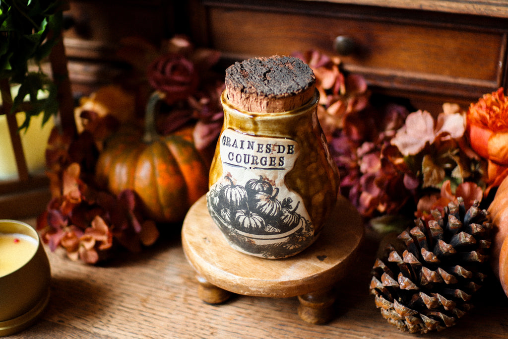 Petit pot pour cuisine style apothicaire avec étiquette « Graines de courges »