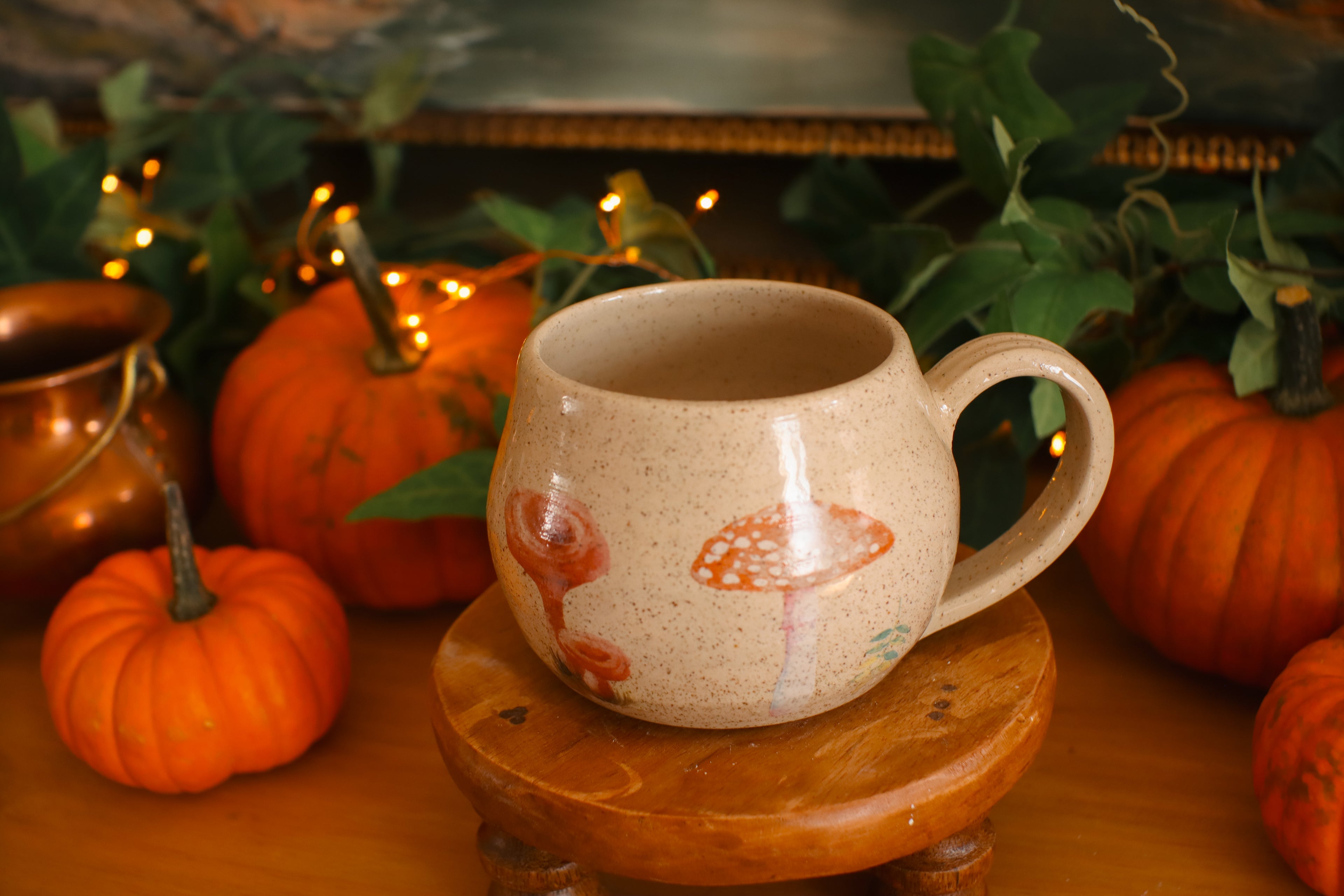 Tasse en grès style apothicaire « Cercle de fées  » champignons illustrés