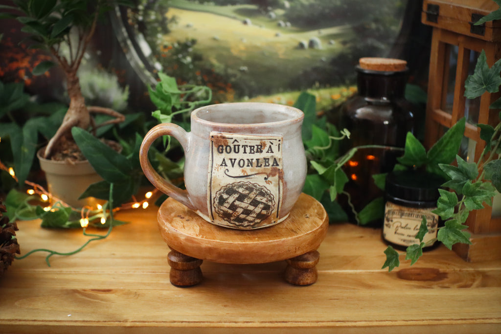 Tasse en grès style apothicaire  « Goûter à Avonlea »