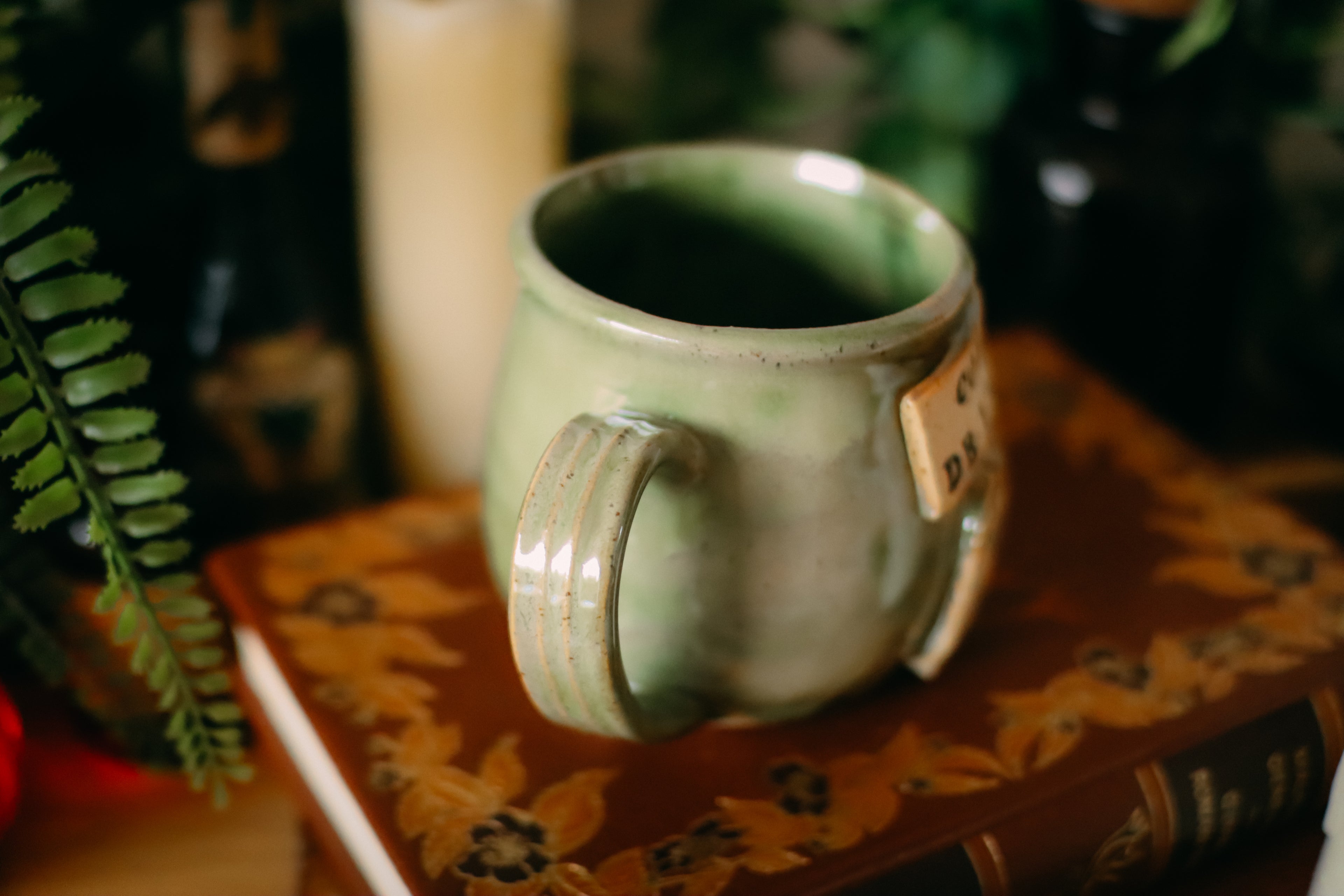 Petite tasse en grès style apothicaire  « Concoction de l'apothicaire »