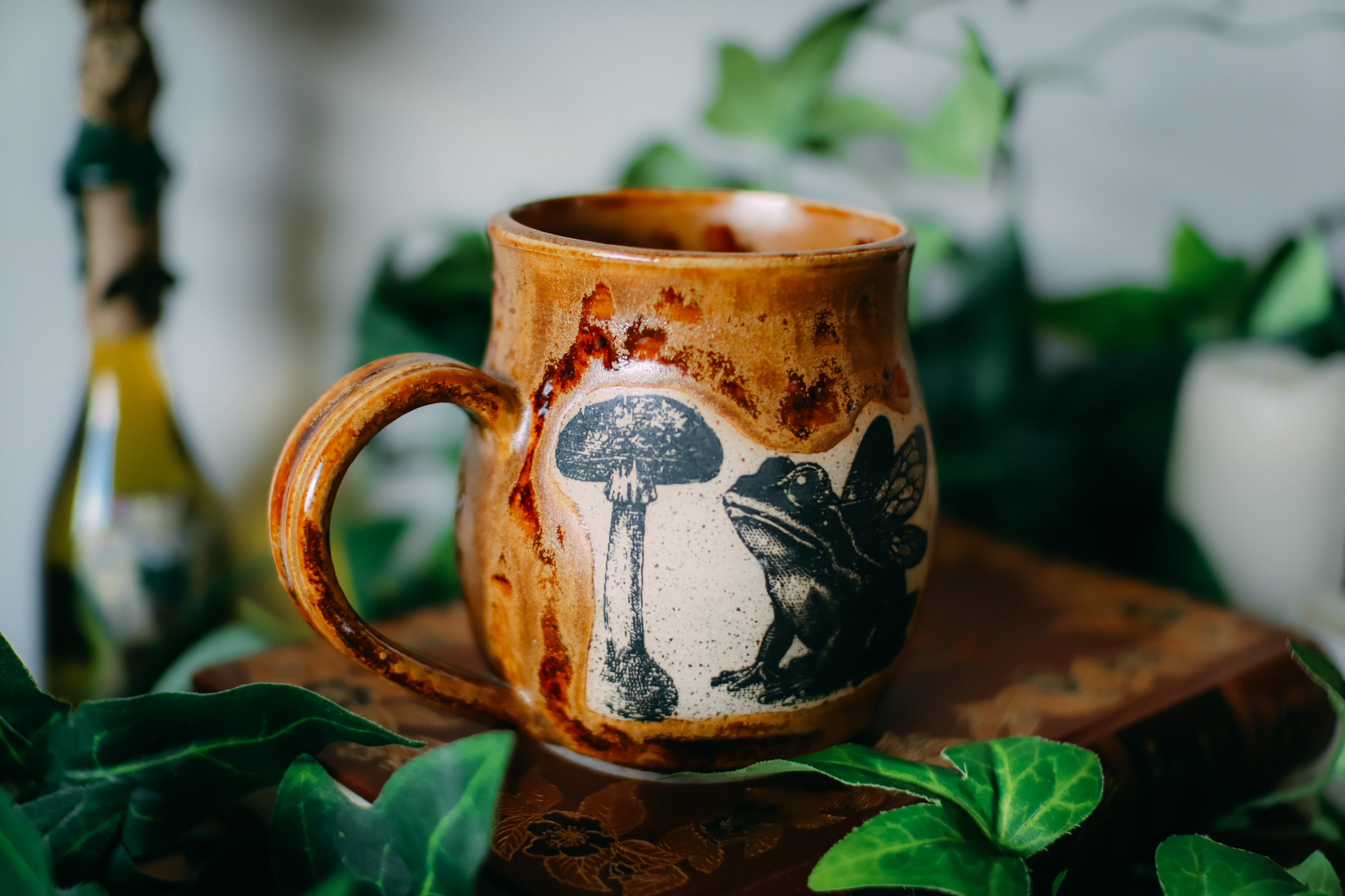Tasse en grès « Rencontre féérique »