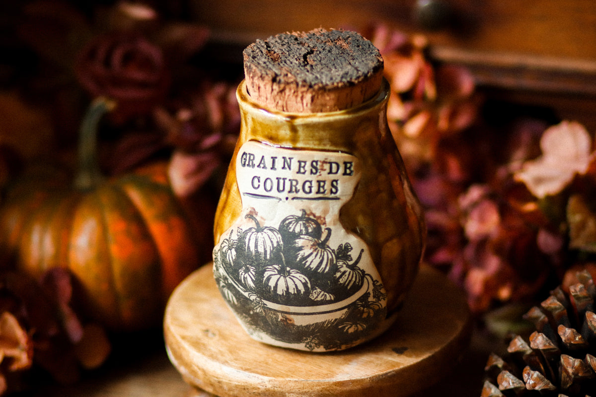 Petit pot pour cuisine style apothicaire avec étiquette « Graines de courges »
