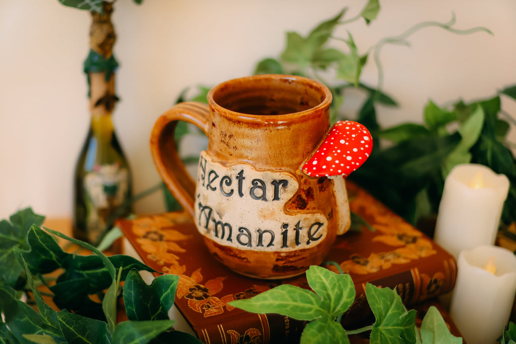 Grande tasse en grès « Nectar d'Amanite »