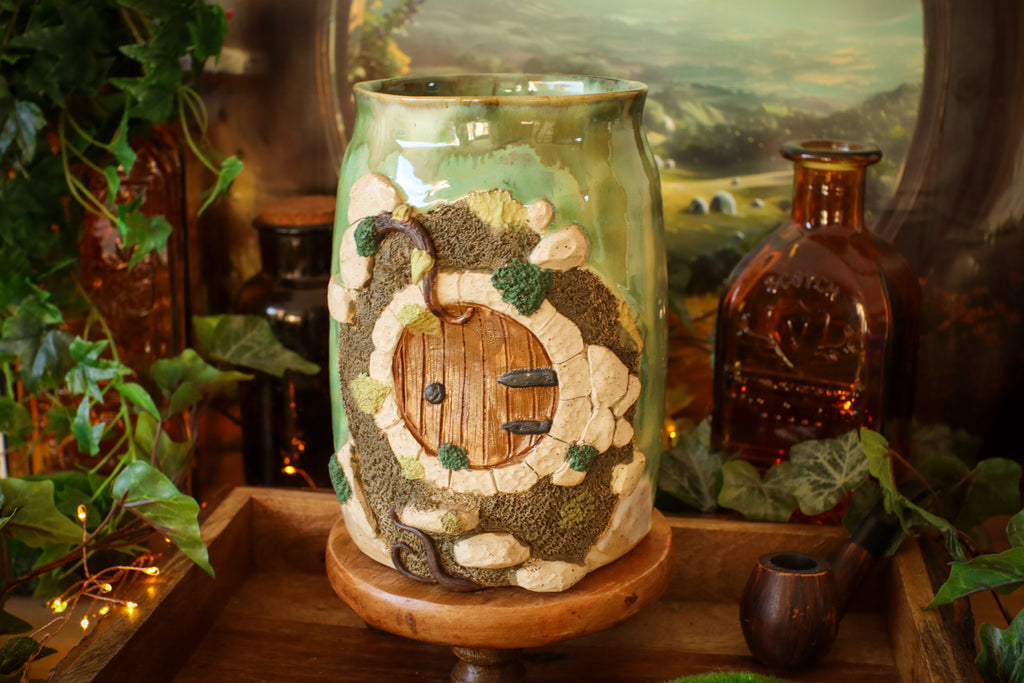 Pot à ustensiles/ vase à fleurs en grès porte de hobbit
