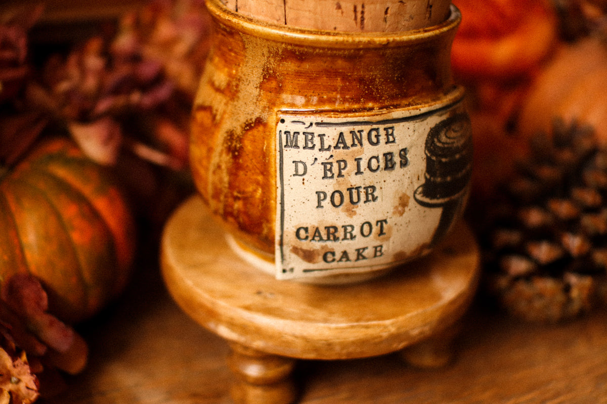 Grand pot pour cuisine style apothicaire avec étiquette « Mélange depices pour Carrot cake »