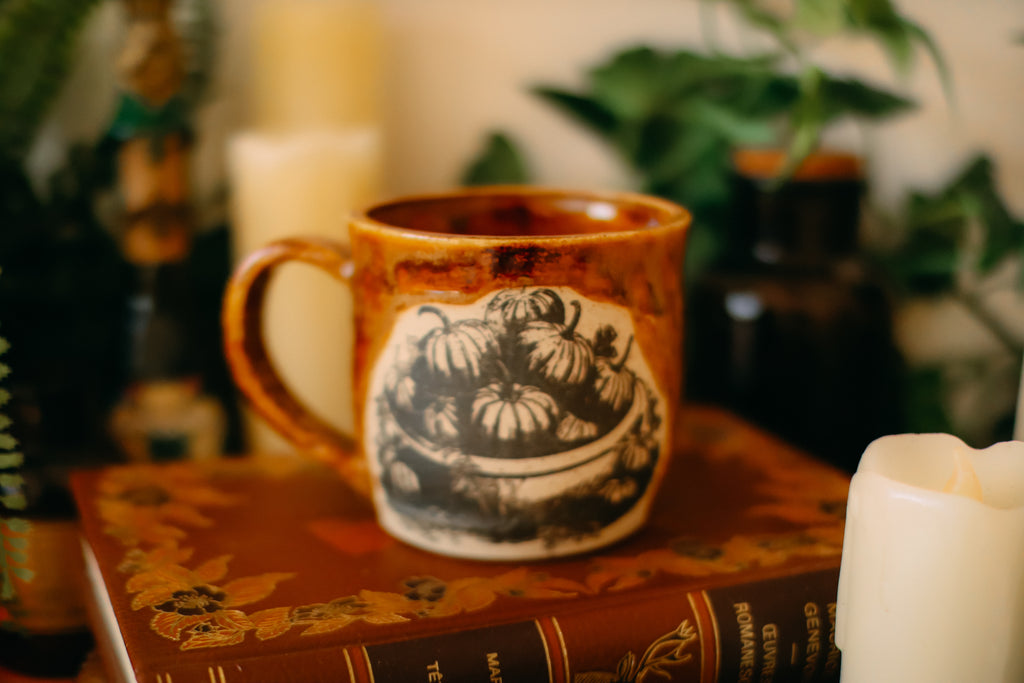 Petite tasse en grès style apothicaire  « Récolte d'automne »