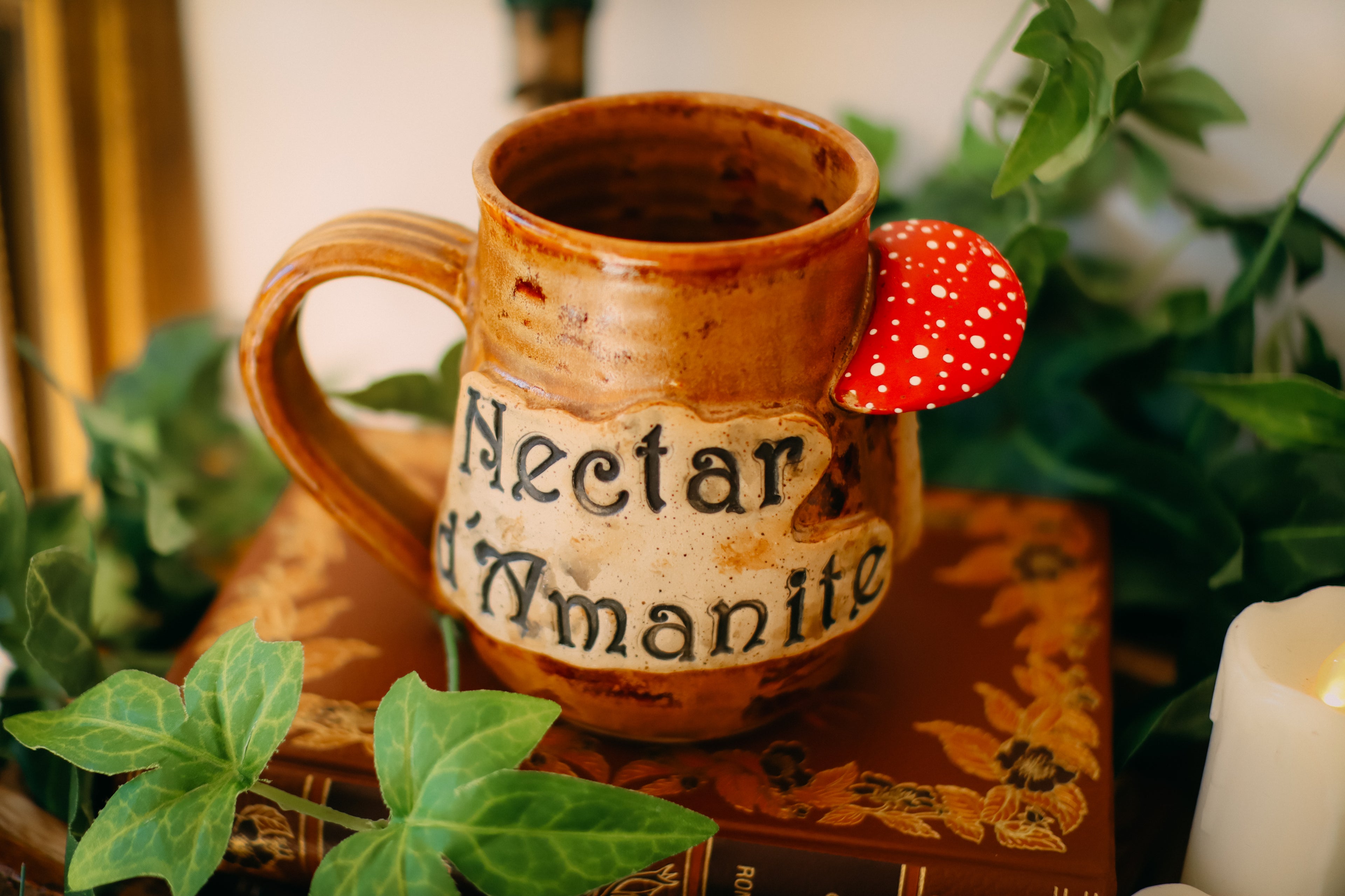 Grande tasse en grès « Nectar d'Amanite »