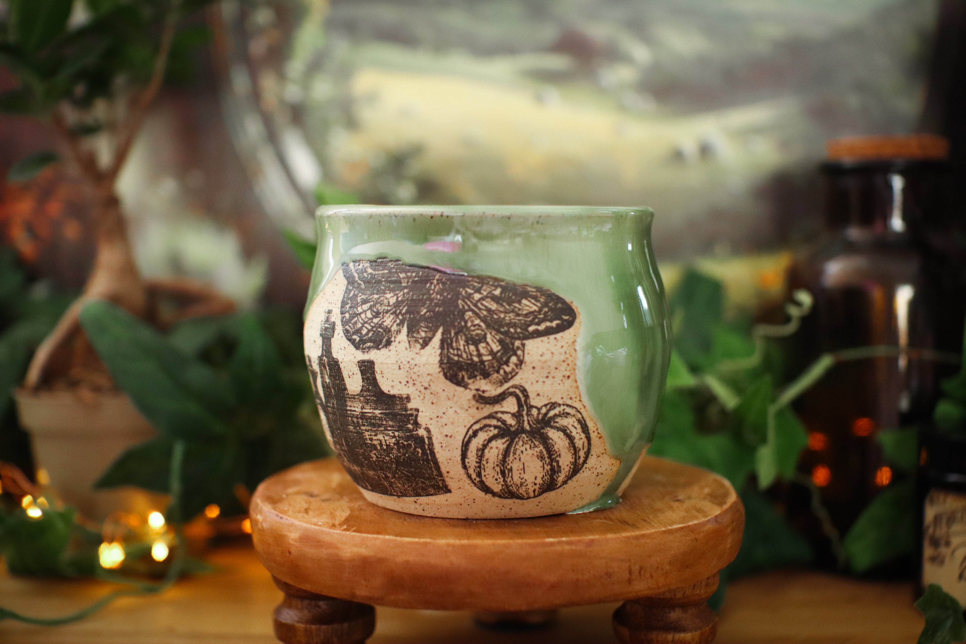 Tasse en grès illustration vintage « Cabinet de la Sorcière  »