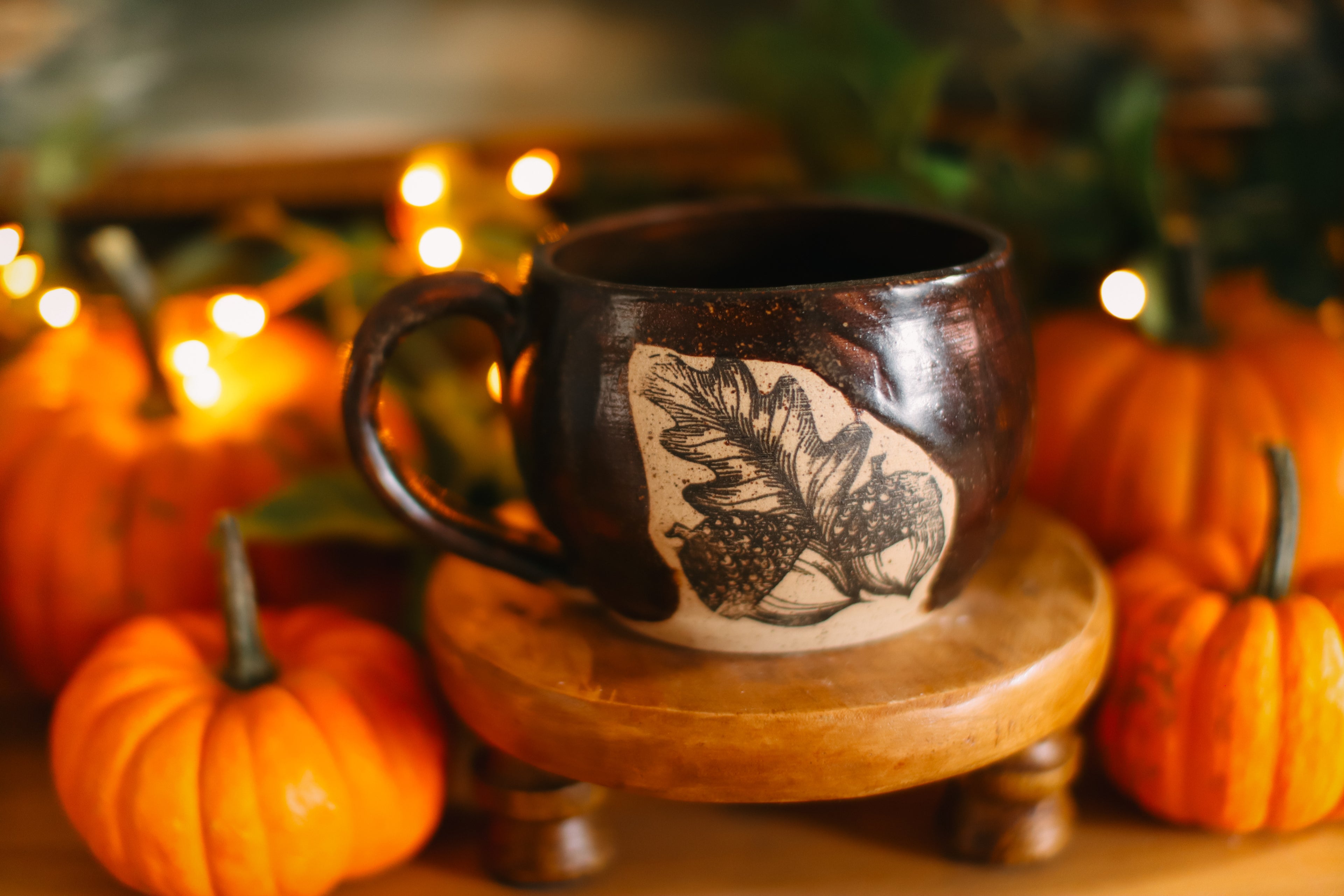 Petite tasse en grès style apothicaire  « Symbole des forêts anciennes »