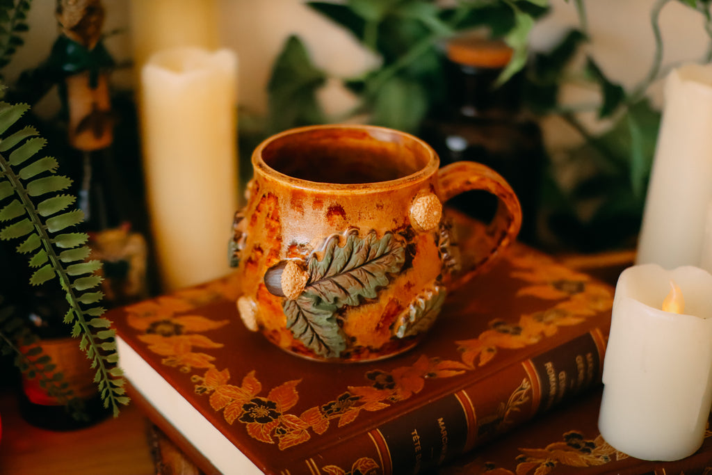 Petite tasse en grès style apothicaire  « Goûter sous le vieux chêne »