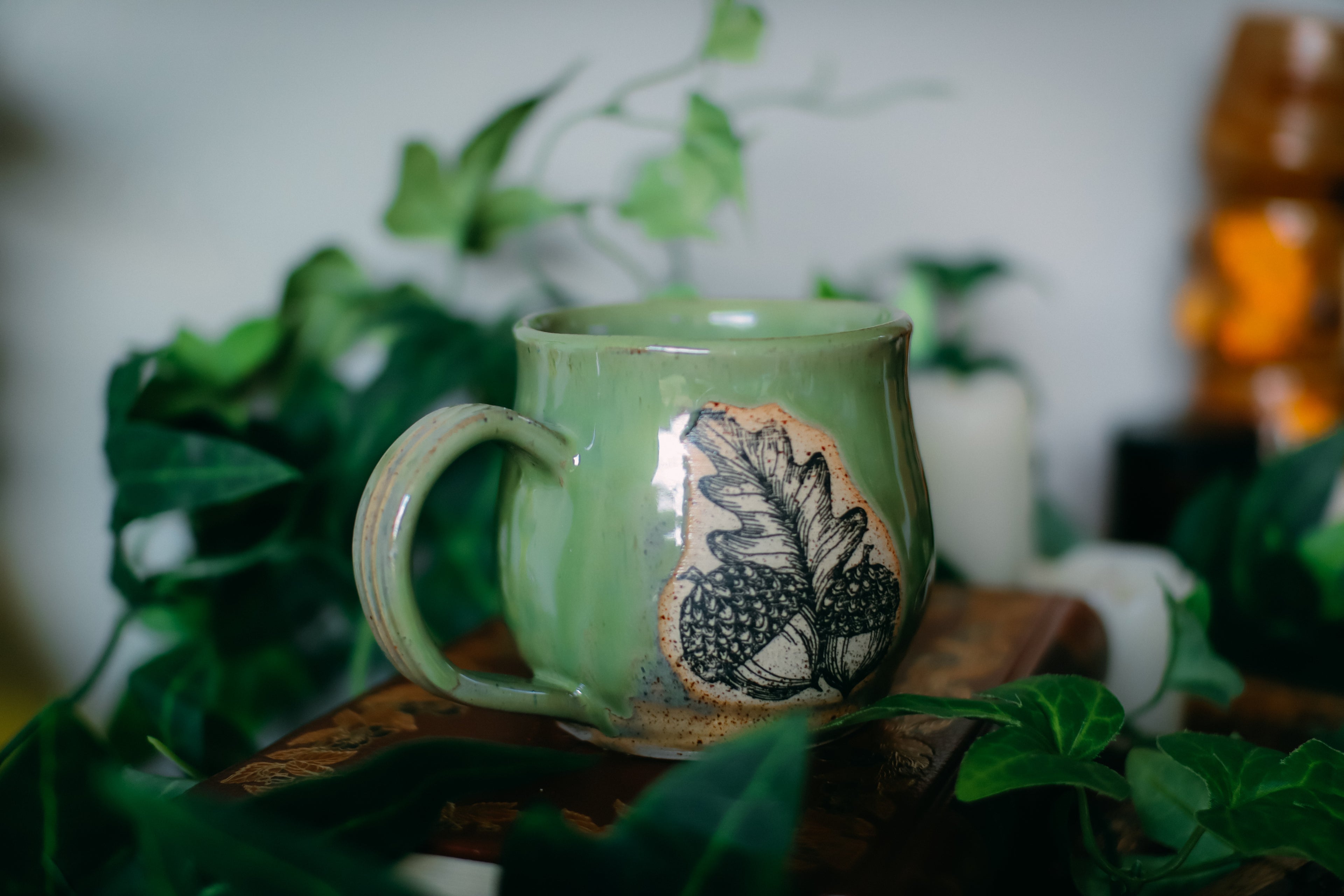 Tasse en grès « Duo de glands »