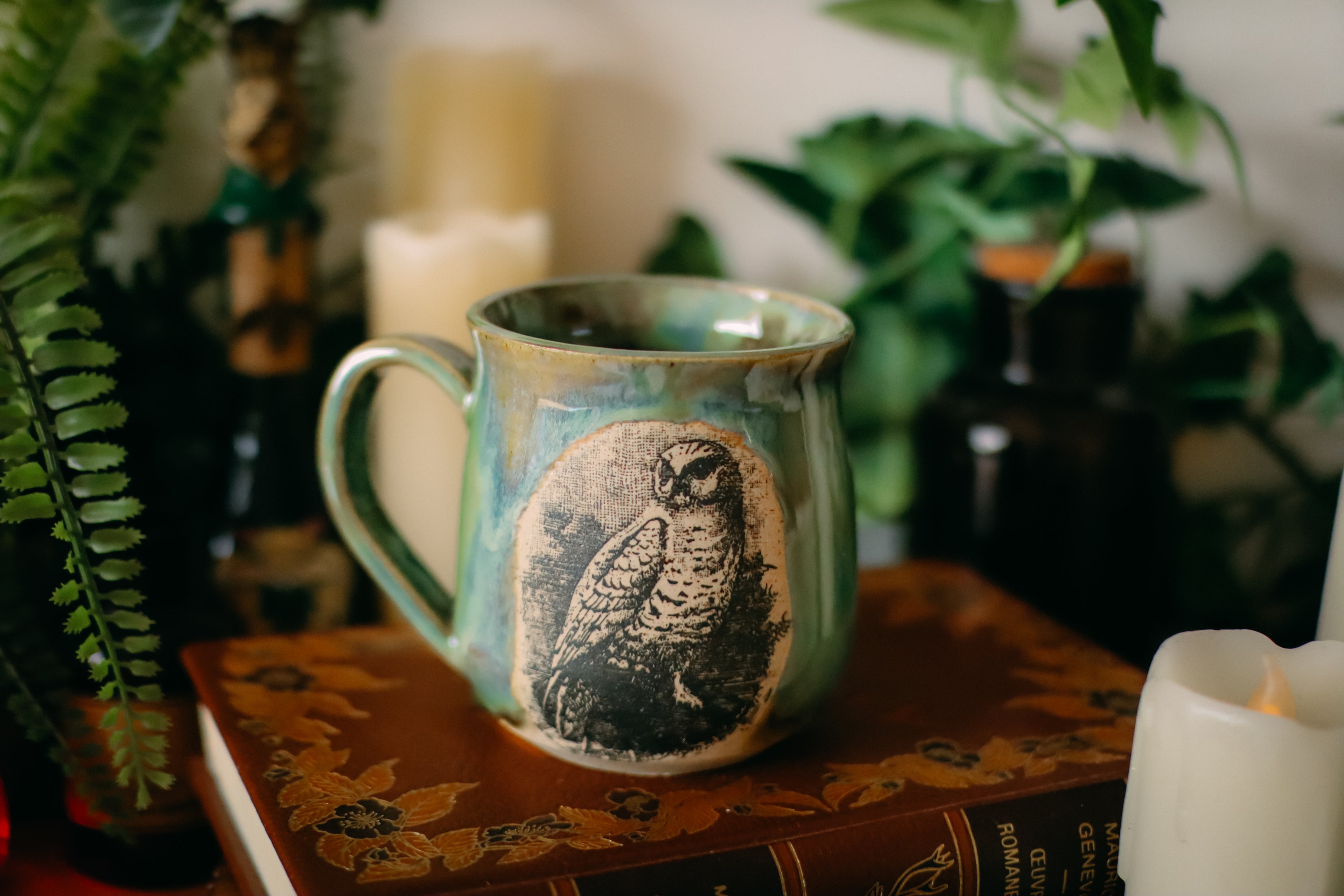 Tasse en grès style apothicaire « Gardienne des nuits »