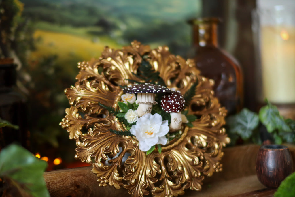 Cadre baroque « Flore » aux amanites umbralis