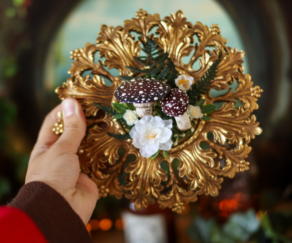 Cadre baroque « Flore » aux amanites umbralis
