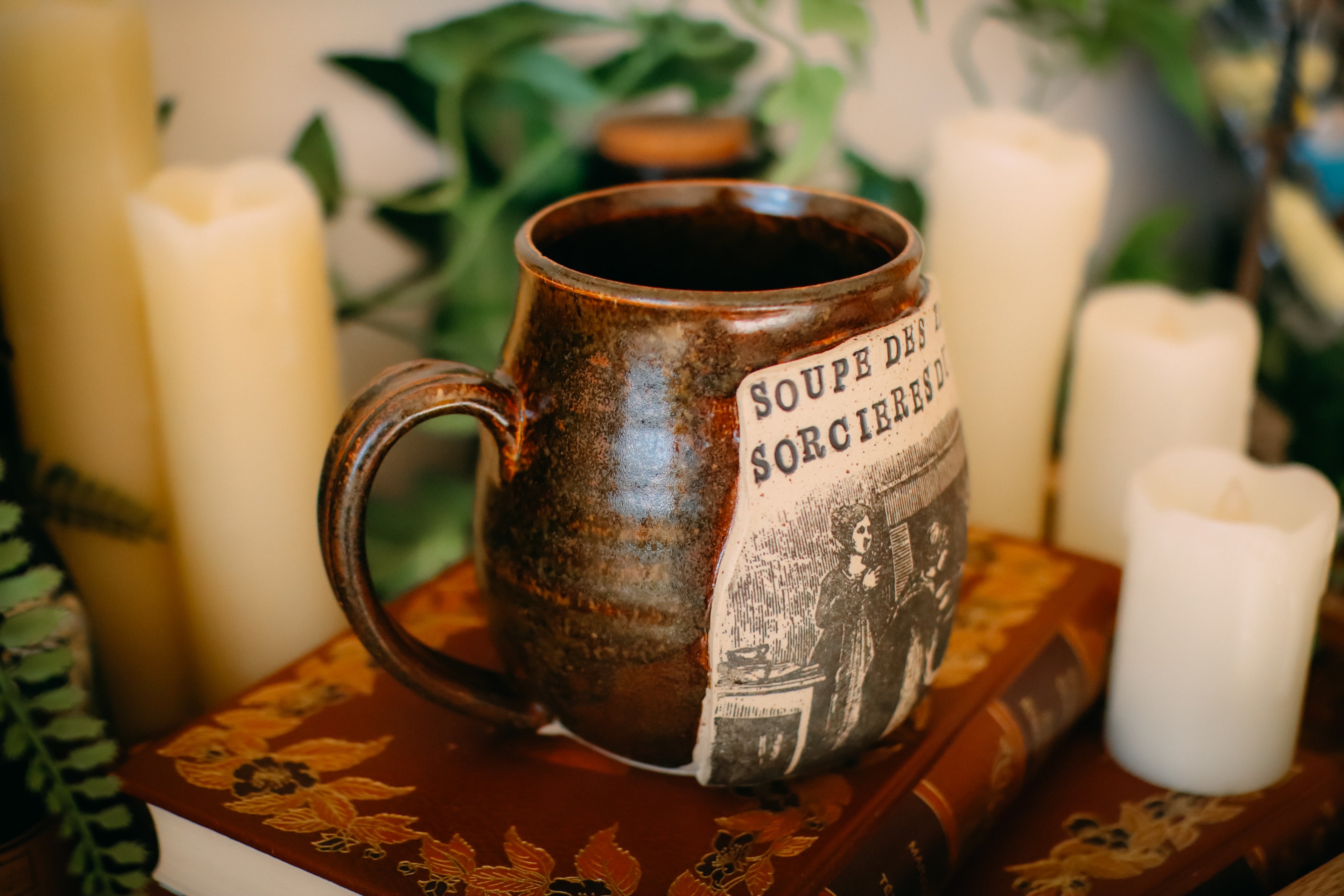Tasse en grès illustration vintage « Soupe des trois sorcières du Nord»