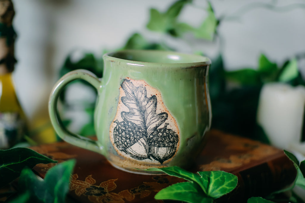 Tasse en grès « Duo de glands »