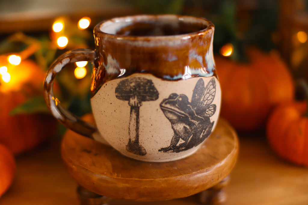 Grande tasse en grès « Grenouille des forêts magiques»