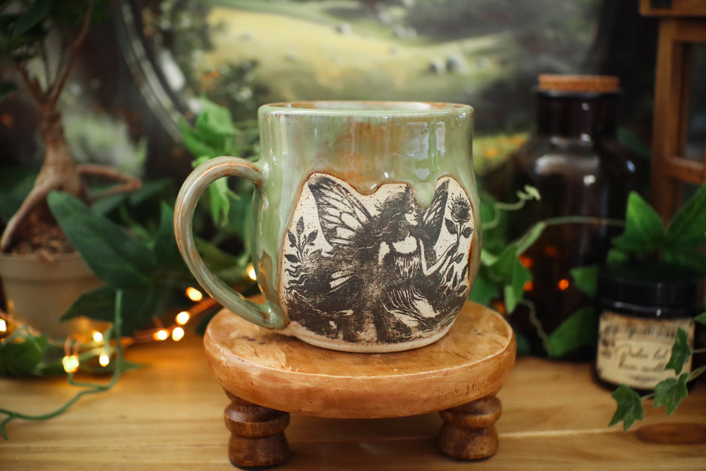 Grande tasse en grès « fée des fleurs »