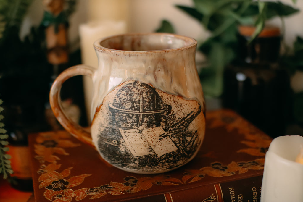 Petite tasse en grès illustration vintage « Bureau de l'astronome »