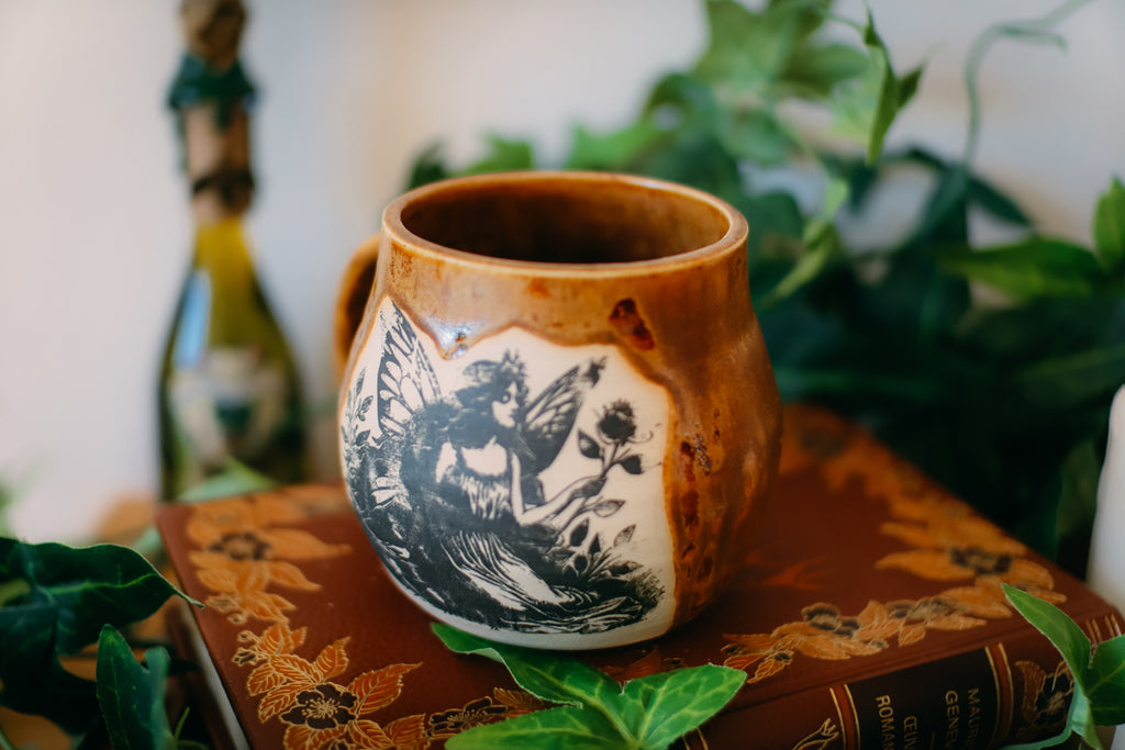 Grande tasse en grès « fée des fleurs »