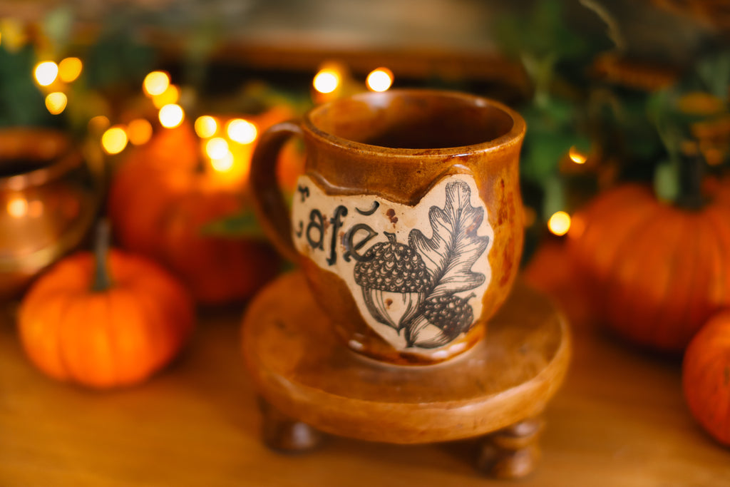 Petite tasse en grès style apothicaire « Café » version gland