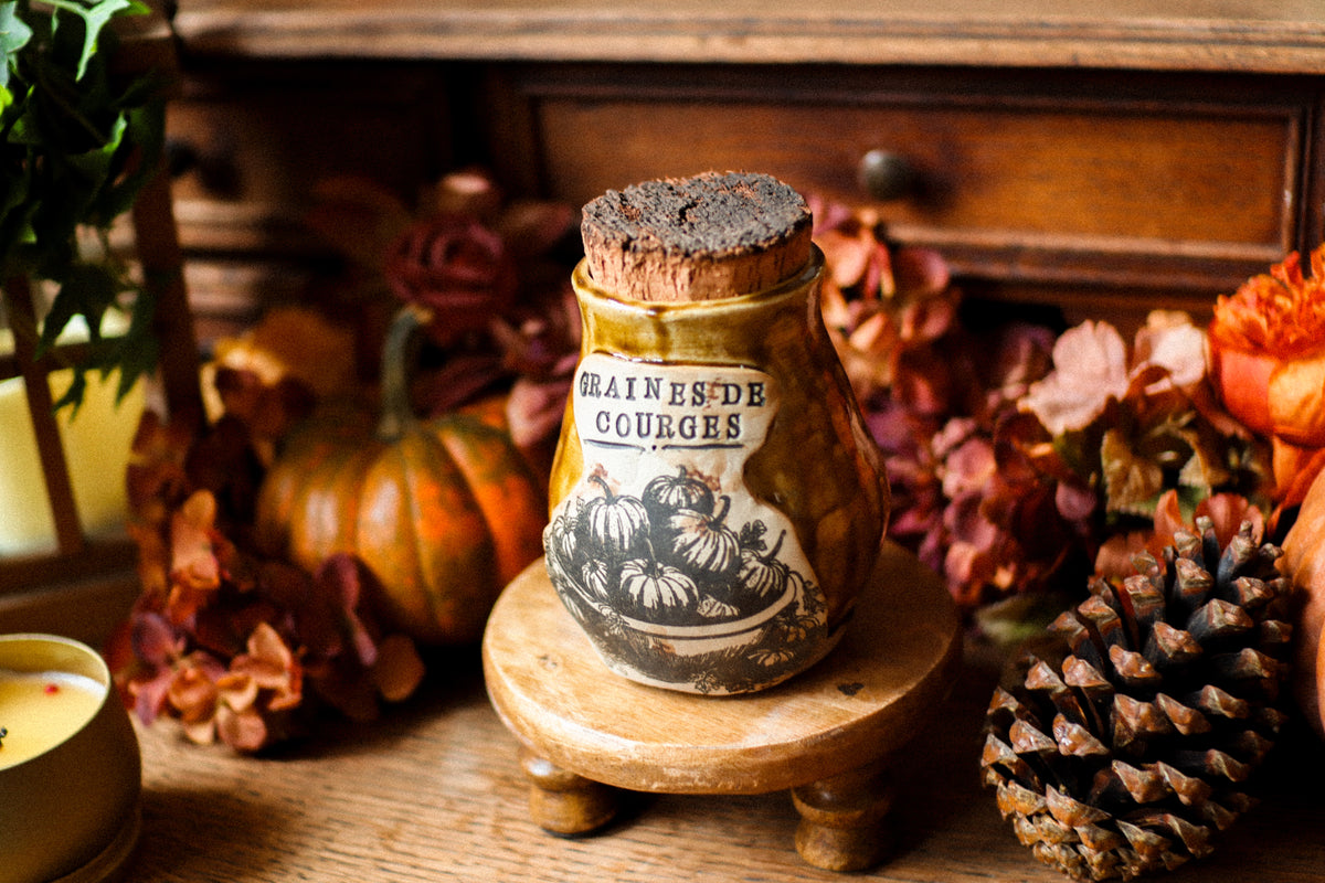 Petit pot pour cuisine style apothicaire avec étiquette « Graines de courges »