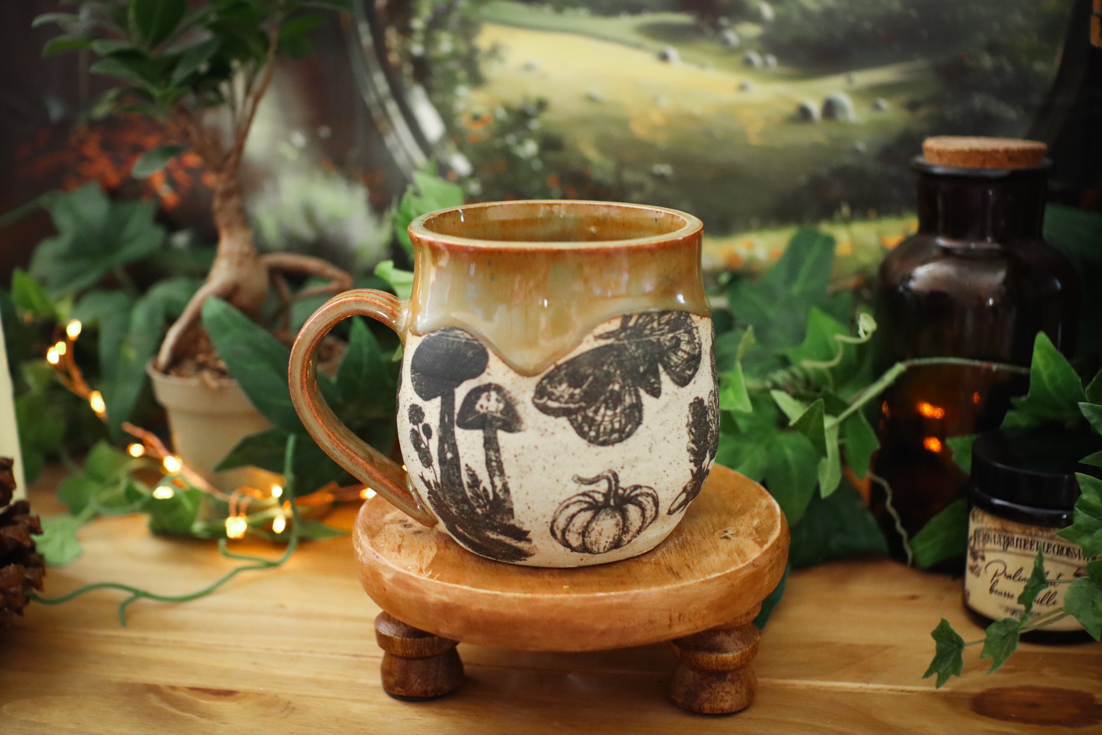 Grande tasse en grès illustration vintage effet cascade « Symboles de la forêt »