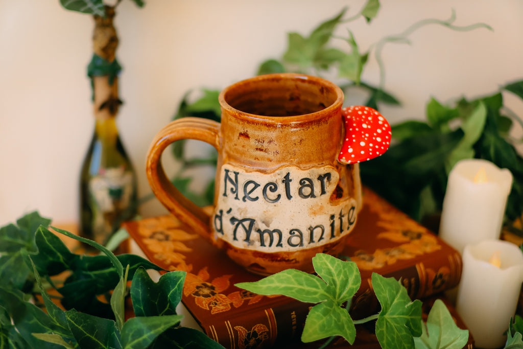 Grande tasse en grès « Nectar d'Amanite »