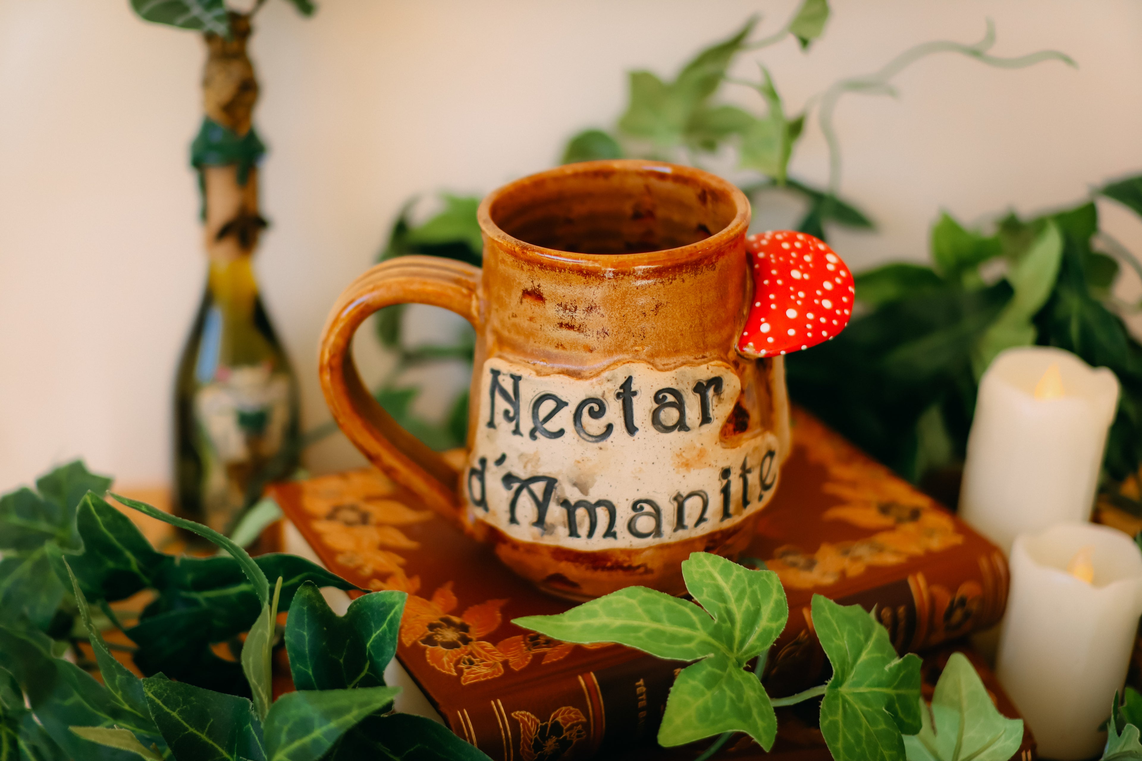 Grande tasse en grès « Nectar d'Amanite »