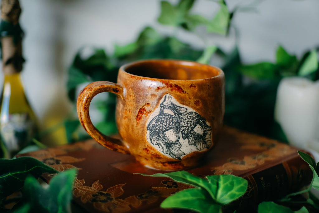 Petite tasse en grès « Duo de glands »