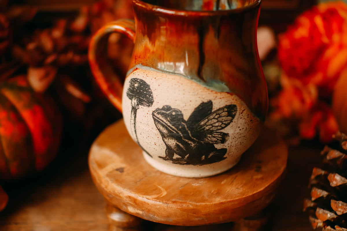 Grande tasse en grès « Grenouille des forêts magiques»