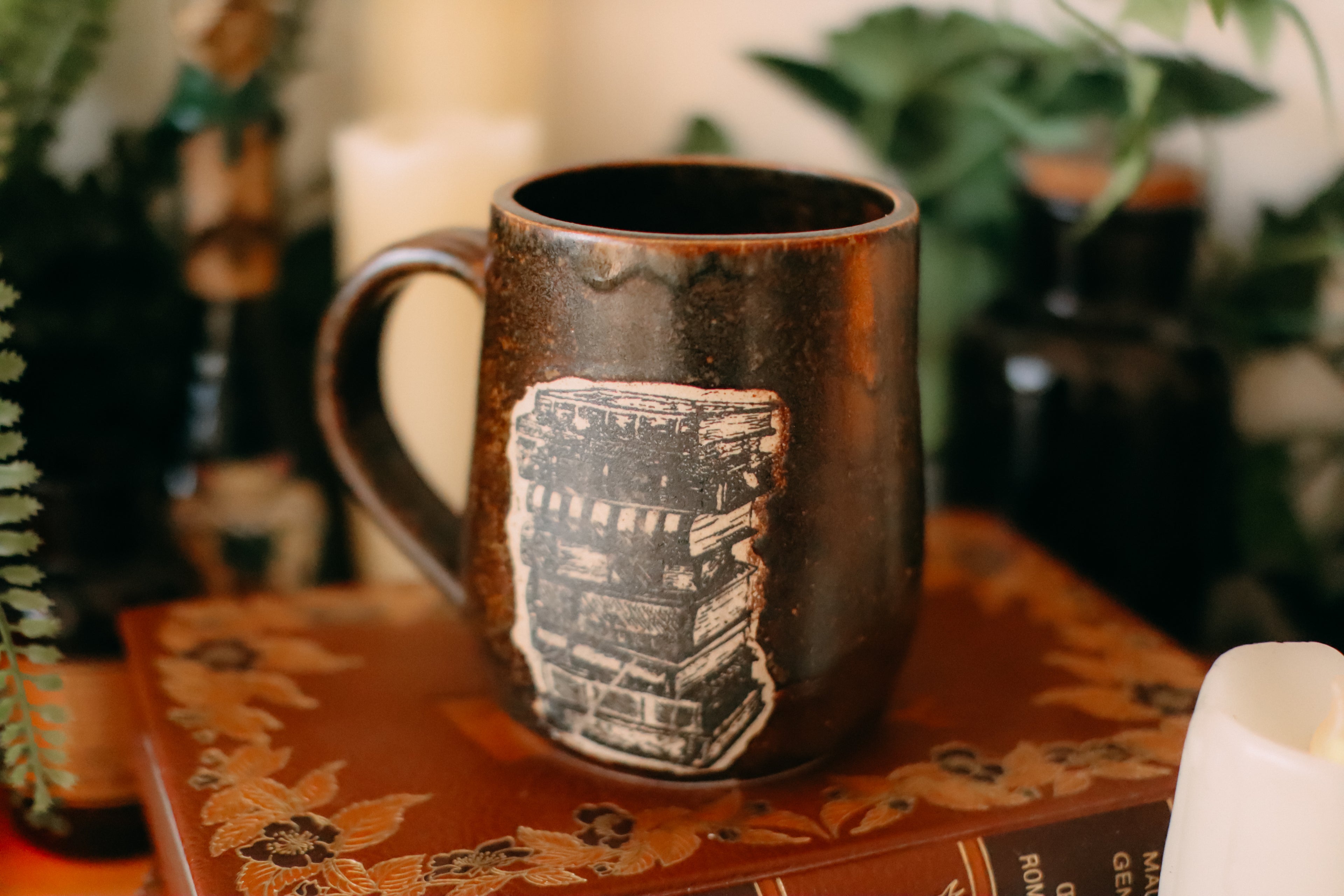 Petite tasse en grès style apothicaire  « Thé pour Pile à lire »