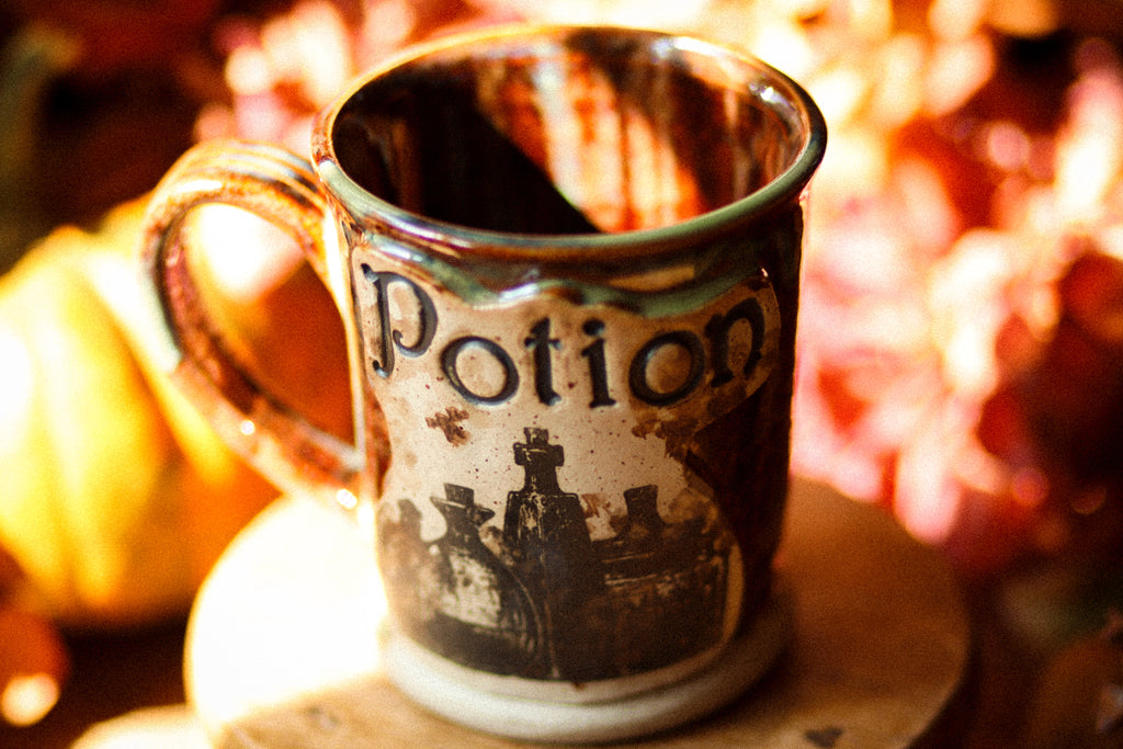 Tasse en grès style apothicaire  « Potion »