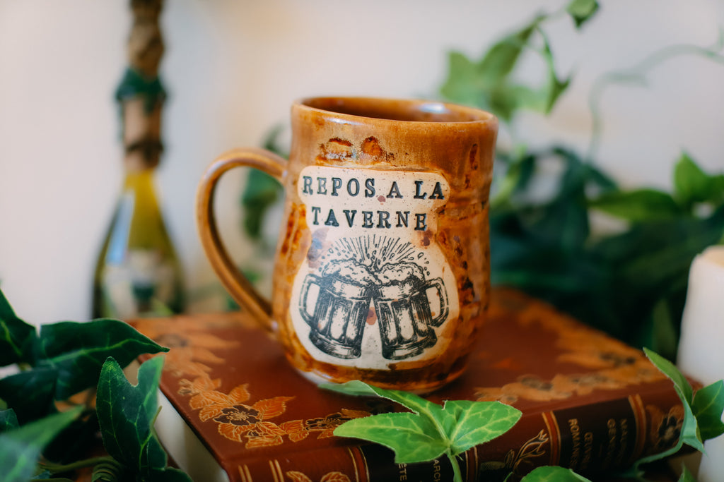 Tasse en grès « Repos à la taverne »