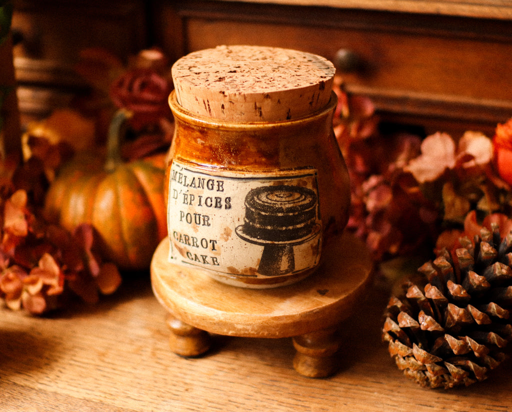 Grand pot pour cuisine style apothicaire avec étiquette « Mélange depices pour Carrot cake »