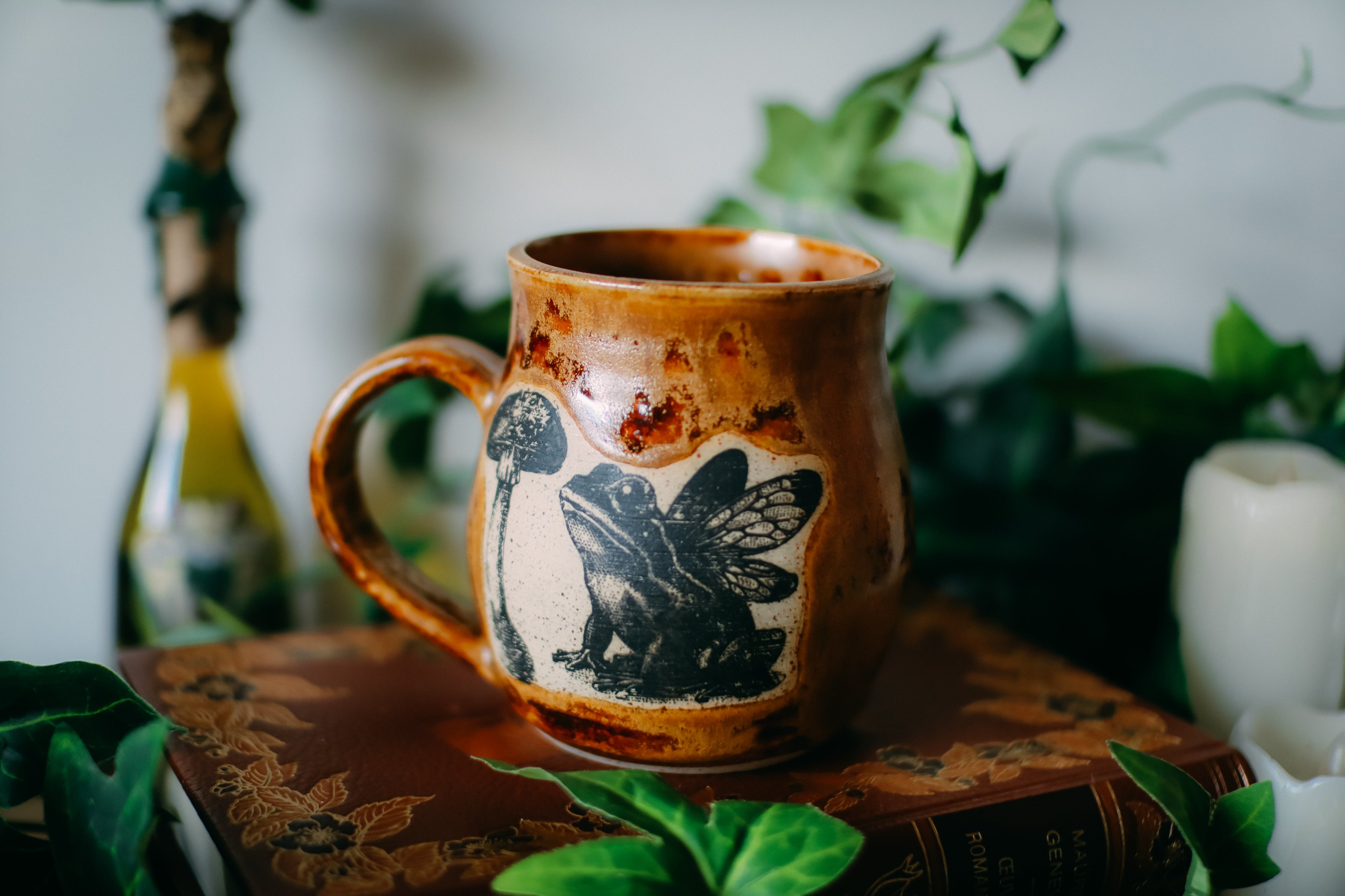 Tasse en grès « Rencontre féérique »