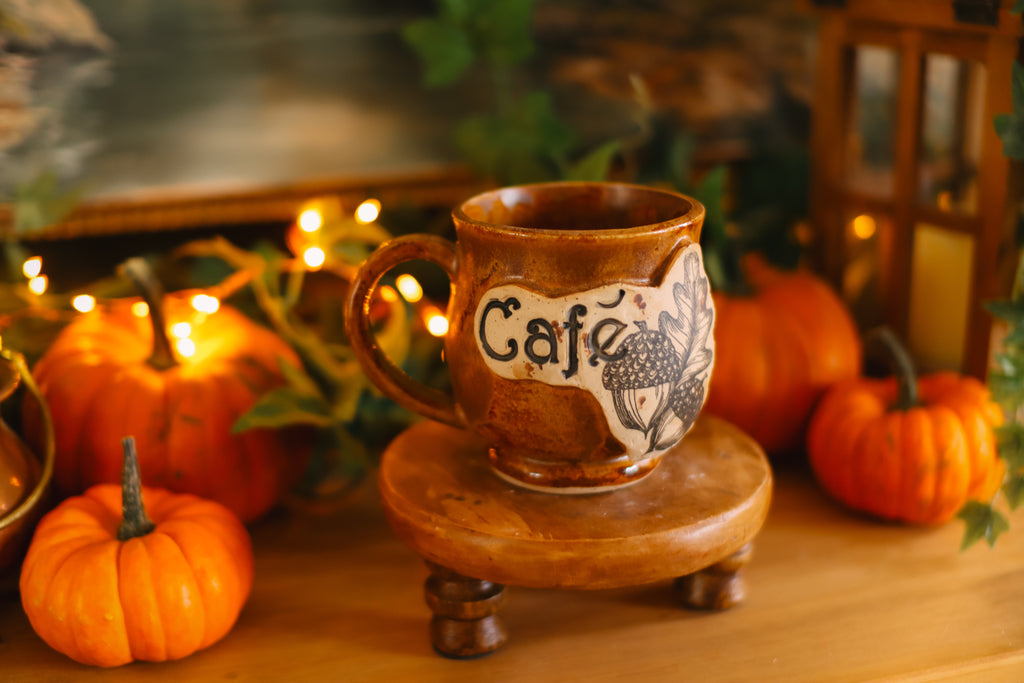 Petite tasse en grès style apothicaire « Café » version gland