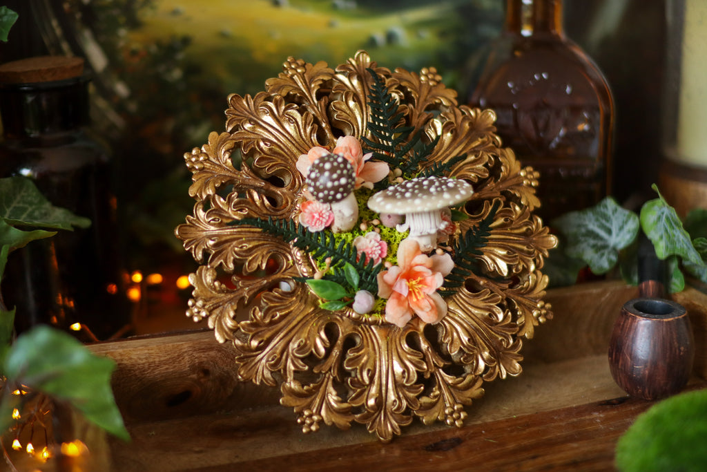 Cadre baroque « Flore » aux amanites panthères
